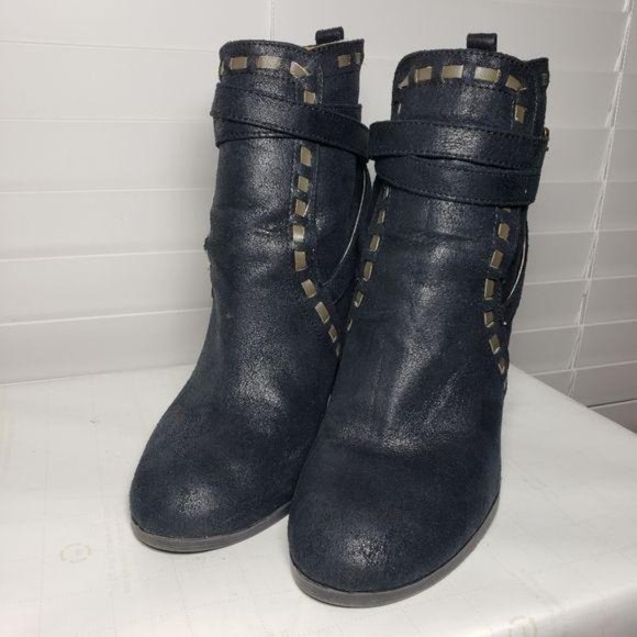 Qupid Black Round Closed Toe Studded Booties - Picture 4 of 11